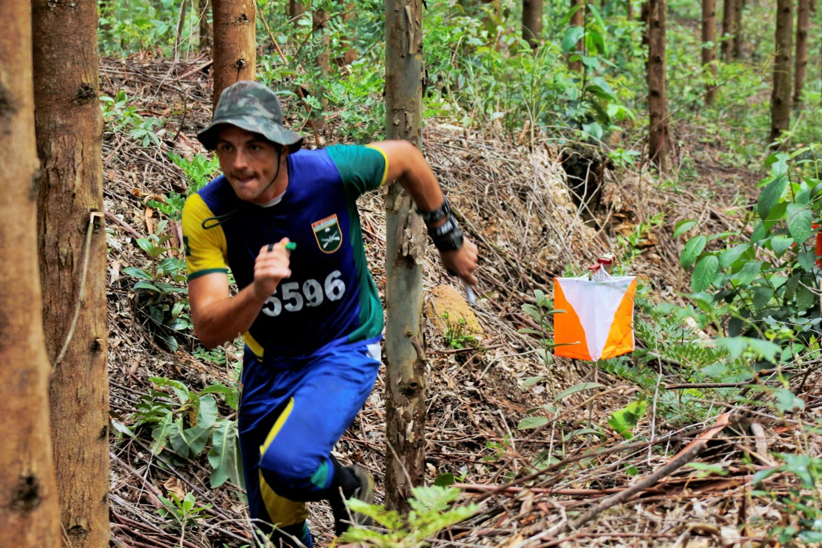 PRÁTICAS CORPORAIS DE AVENTURAS NA NATUREZA